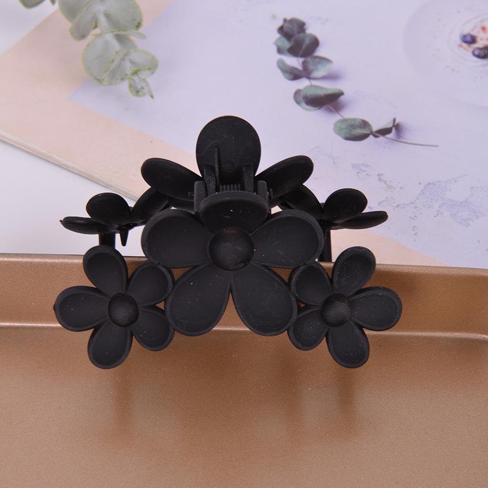 1pc Large Fashionable Simple Solid Color Latte Cross-border  New Three Flower Hair Clip Female Hair Accessory Hair Clip
