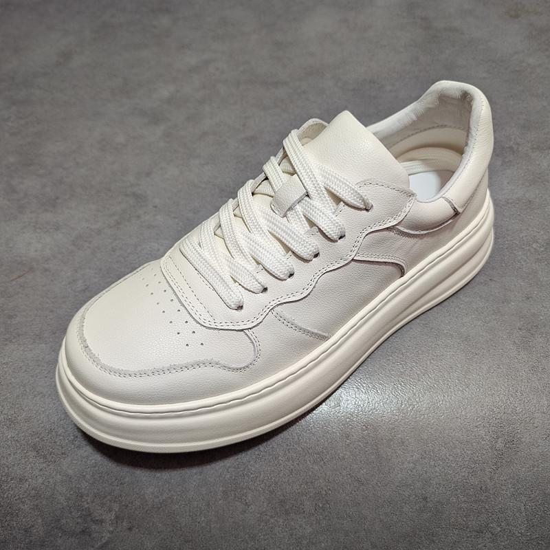 

Мужские белые повседневные кроссовки из натуральной кожи - Европейский тренд высокого класса 42 белый