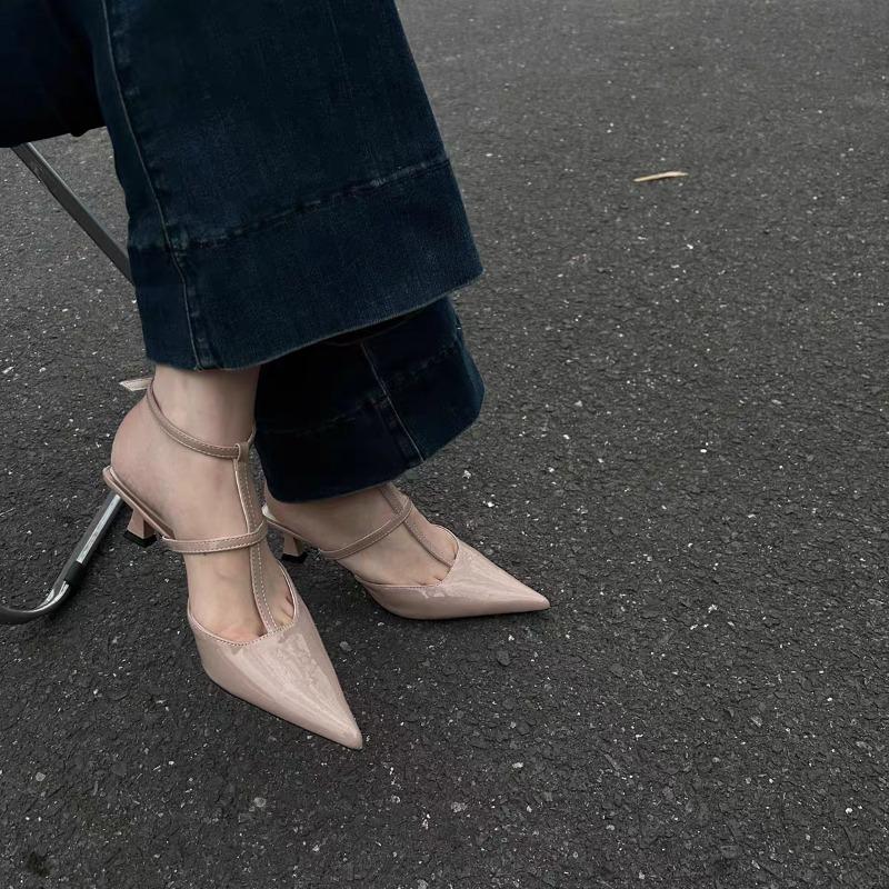 Fashion New Sexy Women's Sandals Summer Low Heel Pointed Thin Strap Strap Buckle Slippers Fashion Temperament Commuter Heel Sandals