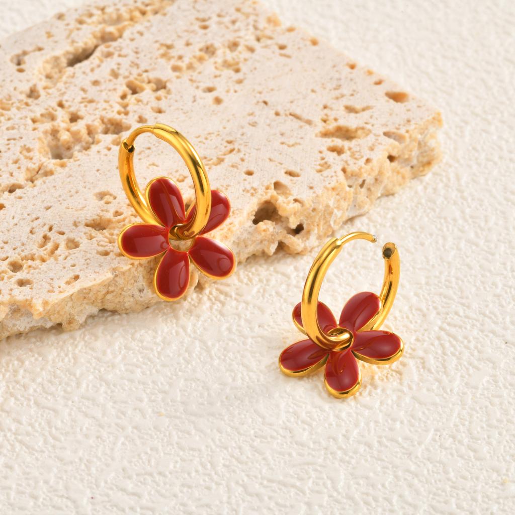 Blumenohrringe Roter Emaille Vergoldeter Creolen Edelstahl Florale Hängeohrringe für Damen Y2K Sommer Mode Schmuck