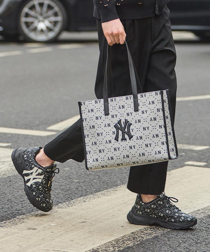 Mlb Big Ball Chunky Saffiano Diamond Monogram Ny (Black)