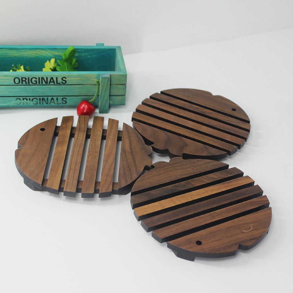 Simple Fish Shape Coaster Portable Wooden Placemat Japanese Kitchen Accessories Table Mat  Home