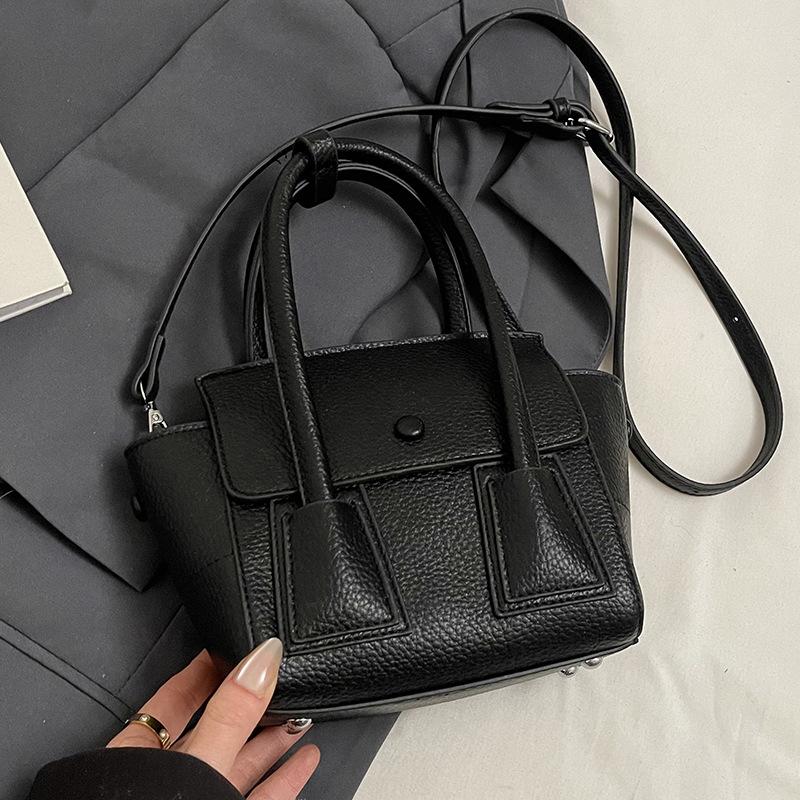 Summer Dopamine Korean Version Simple and Sweet Portable Bucket Bag Casual Foreign Style Lychee Pattern Texture Commuter Messenger Bag