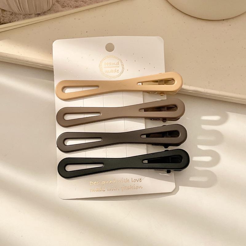 Pink Dopamine Hair Clip: Y2K Seamless Round Hairpin - Cute Small Side Clip for Women’s Bangs