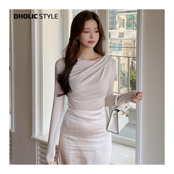 Drape Slim T-Shirt/p460021 Women s [Tops] Korean Fashion Tops T-Shirt Drape Neck Long Sleeve Drape Slim Fit Tight Slim Plain Going Out Adults Elegant