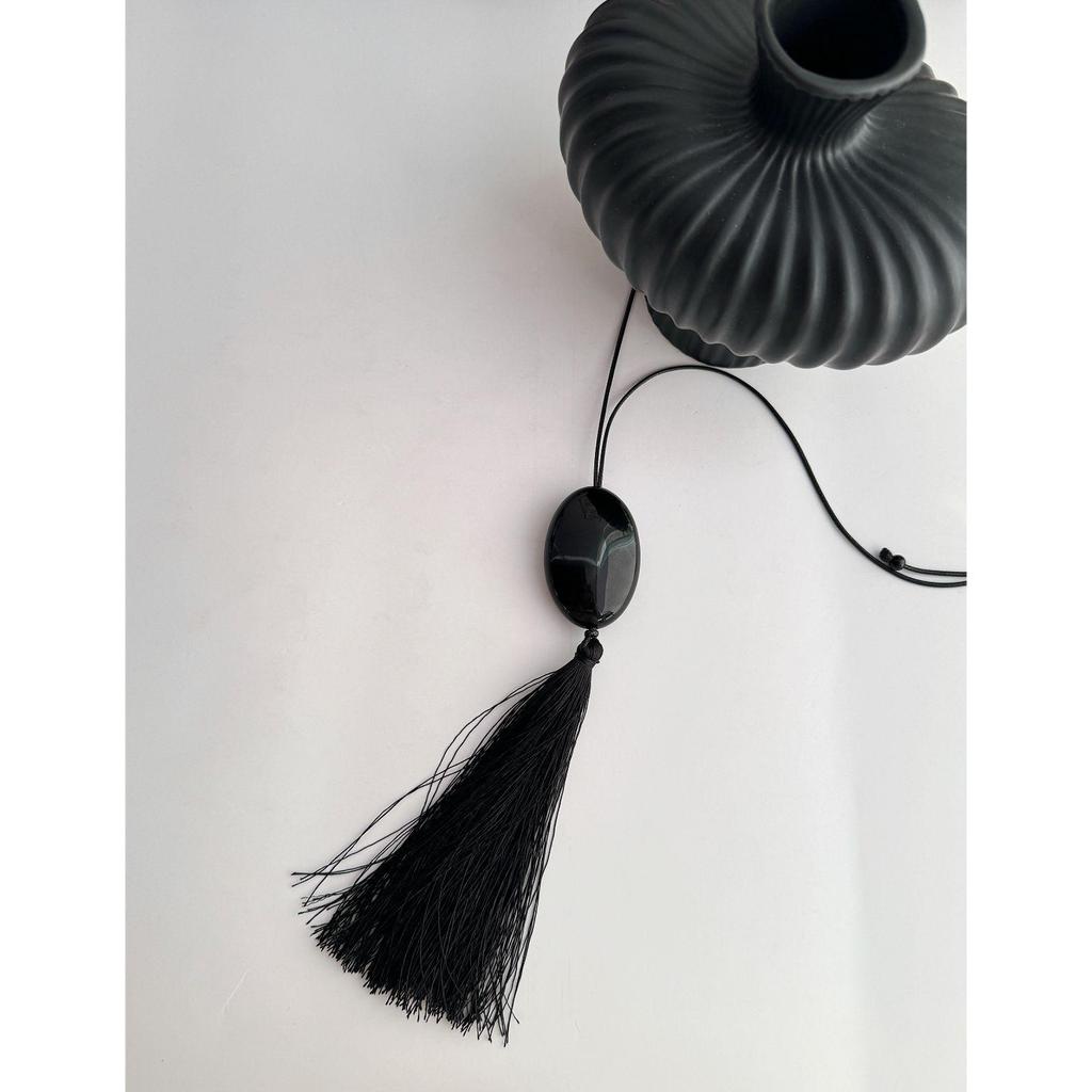 26 New Oval Tassel Pendant Necklace: Simple, Elegant Retro Design for Women