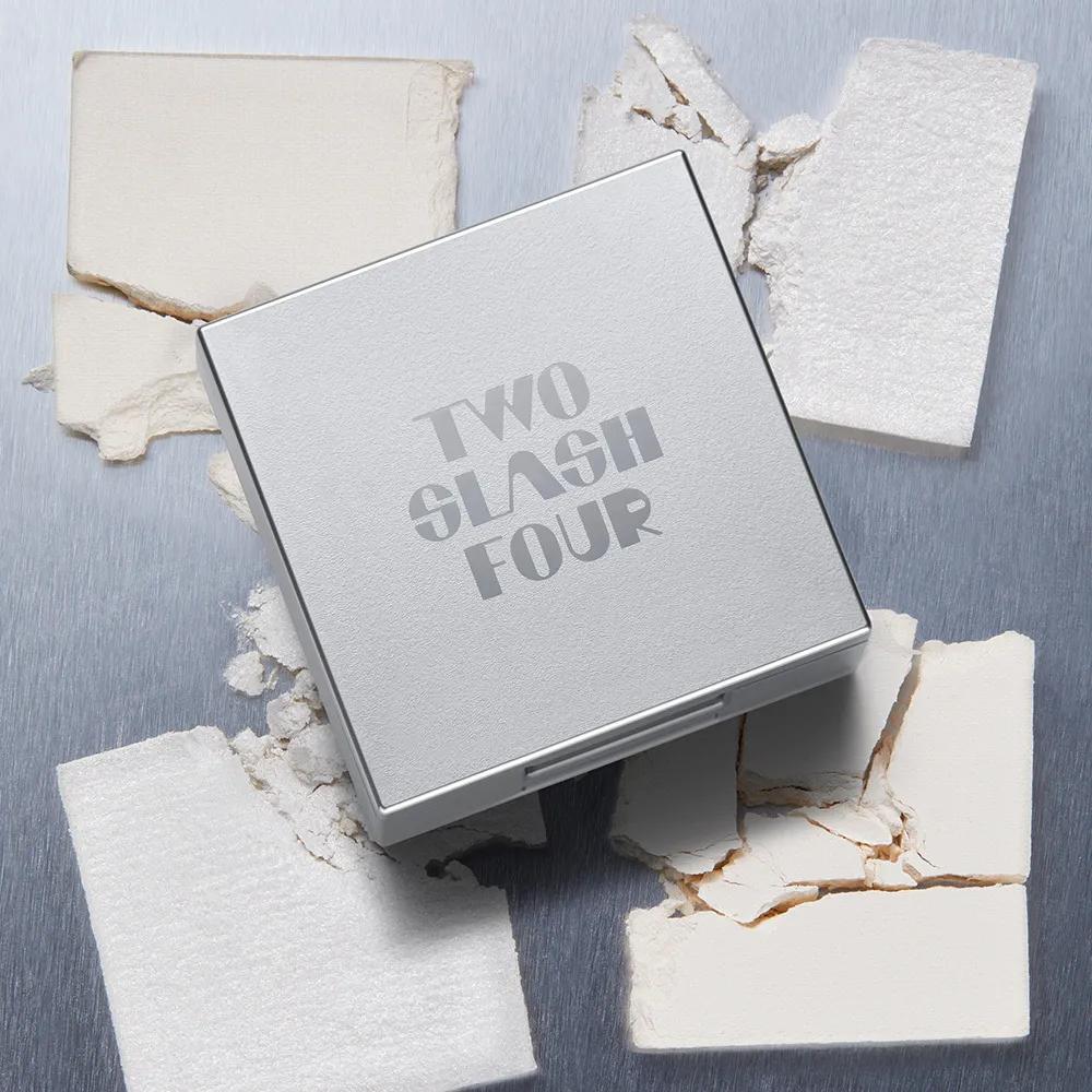 TWO SLASH FOUR Strobing Face Cube (3 Colors) White