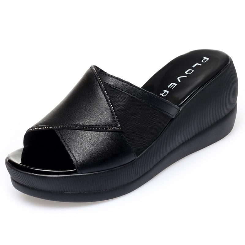 Summer New Flip Flops Women's Thick-soled Lightweight Sandals Soft Leather Hollow Rhinestone Wedge High Heels for Outdoor Wear