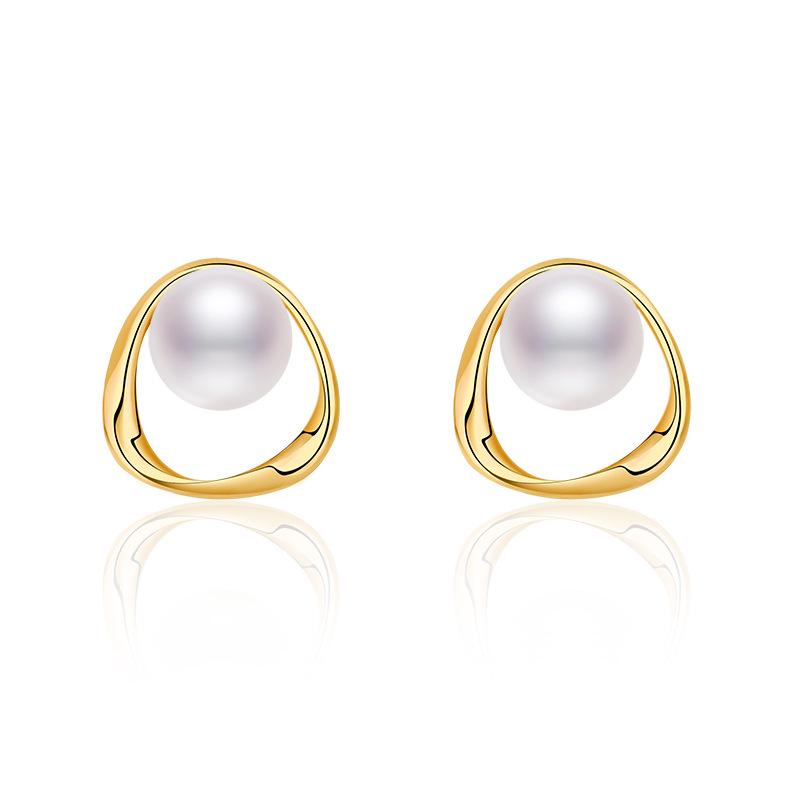 High-End Retro Pearl Circle Stud Earrings for Women - Light Luxury French Design, Perfect for Autumn and Winter