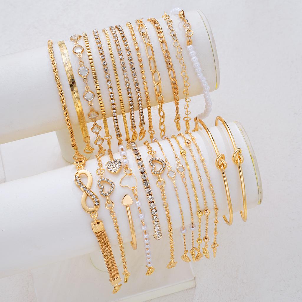 Fashion Minimalist Zircon Bracelet Sets for Women Vintage Elegant Heart Snake Chain Layered Bracelets Birthday Vacation Jewelry