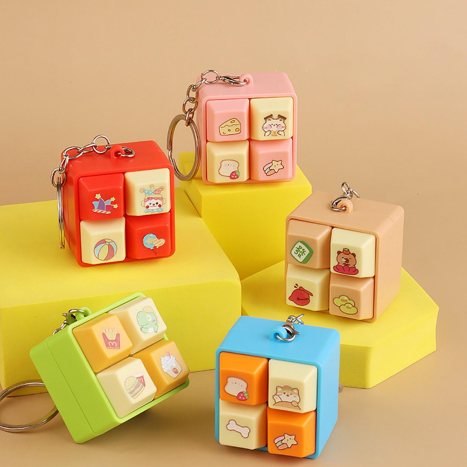 

4-Key Light & Sound Button Keychain – Portable Toy Keyring For Stress Relief & Fun One Size червоний