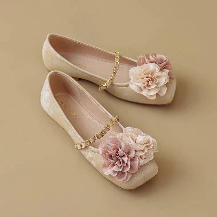 French retro Mary Jane single shoes women's shallow mouth 2025 new spring flat-bottomed new Chinese late evening breeze gentle shoes