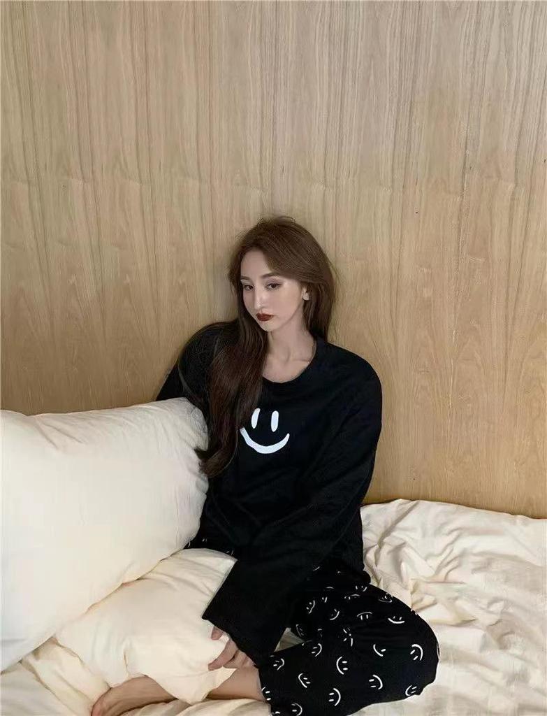Women's Korean Smiley Cartoon Pajama Set - Soft, Skin-Friendly, Sporty Sleepwear