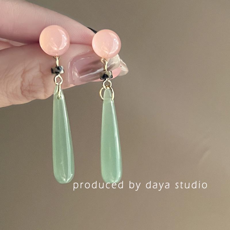 French Retro Zircon Pearl Stud Earrings - Elegant, Versatile Light Luxury Design for Women