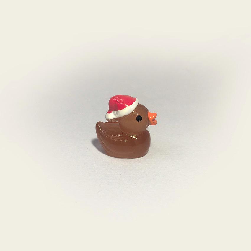 Vivid Luminous Duckling Pendant: Creative Micro-Landscape Ornament in Resin