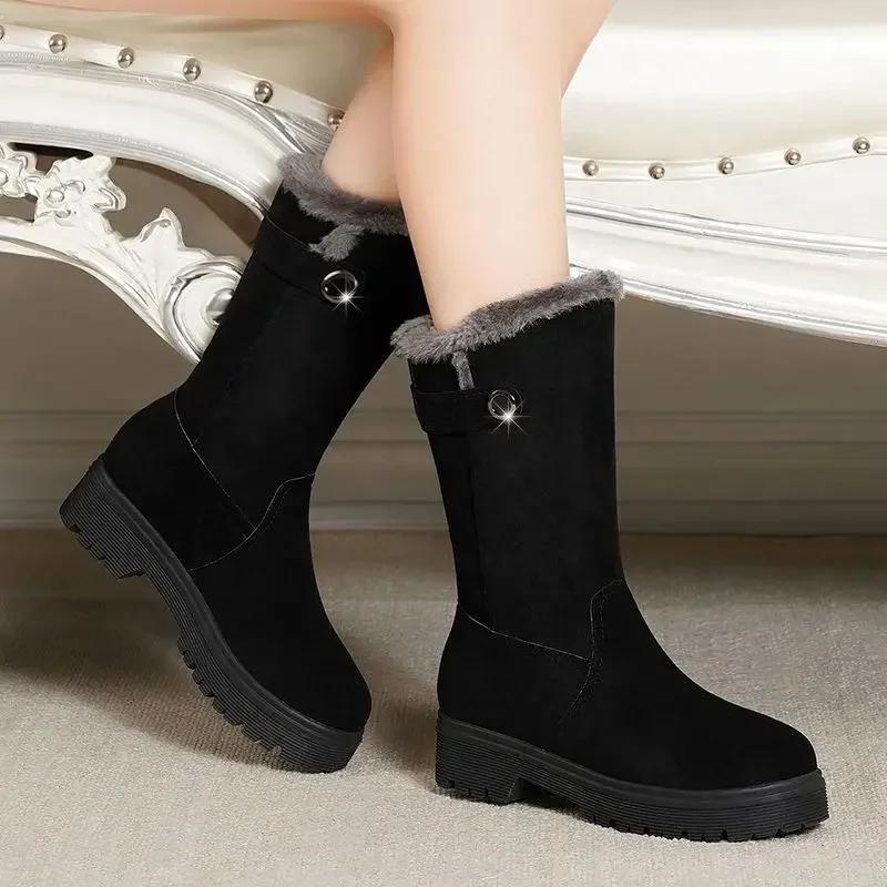 Elegant Ladies Shoes Large Size Warm Women's Snow Boots Medium Heels Designer Luxury Fashion Lamb 2024 Chic Plush Gyaru On Offer