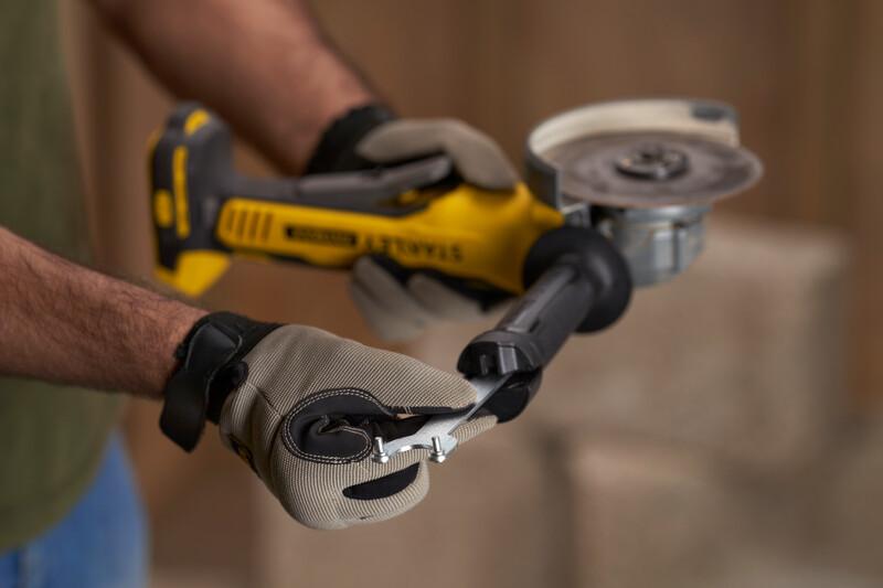 Cordless Angle Grinder 125Mm V20 18V 0*Ah - S/Sfmcg700B