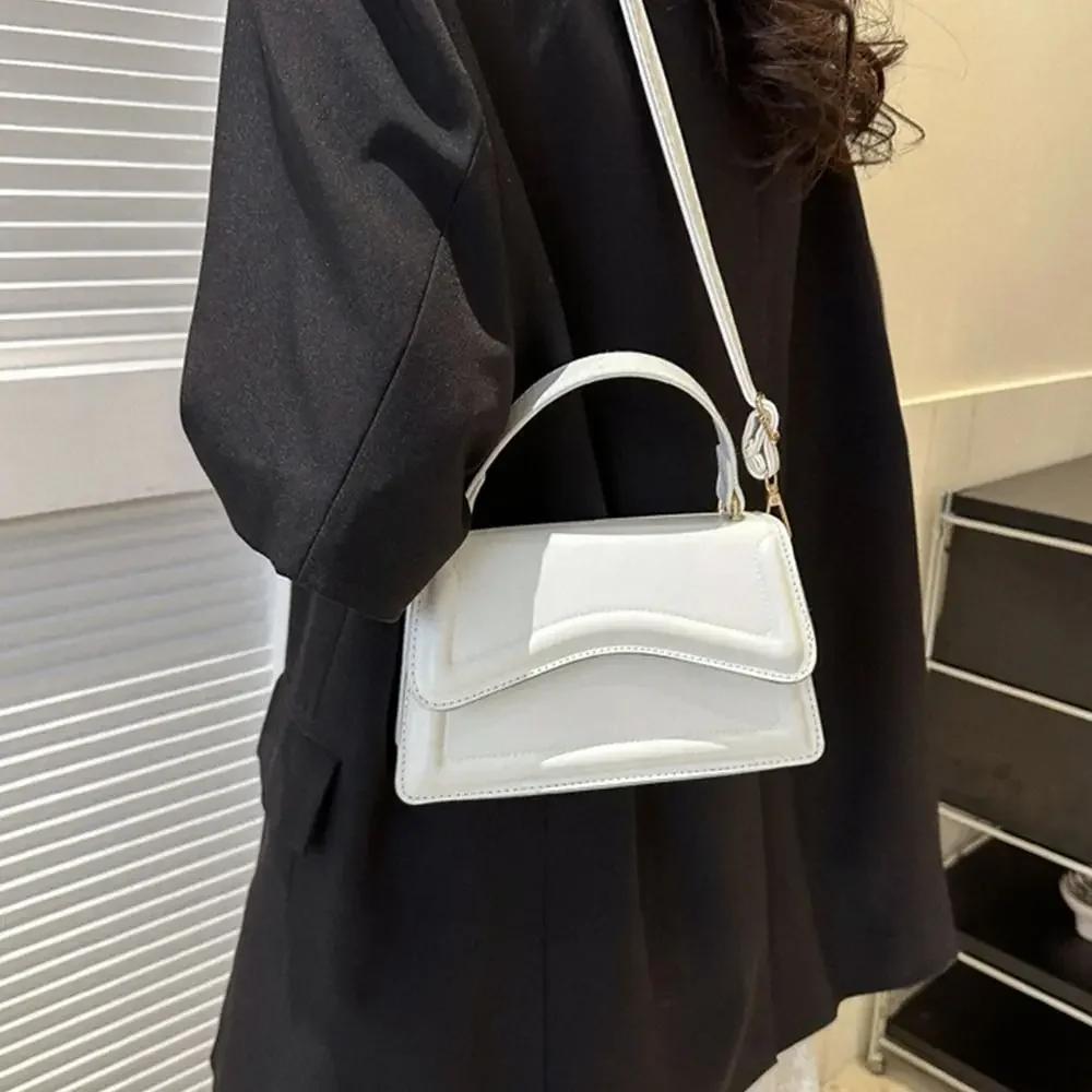 New Women Fashion Sling Shoulder Bags Trend PU Leather Texture Messenger Handbags Solid Leisure Stylish Crossbody Bags for Girls