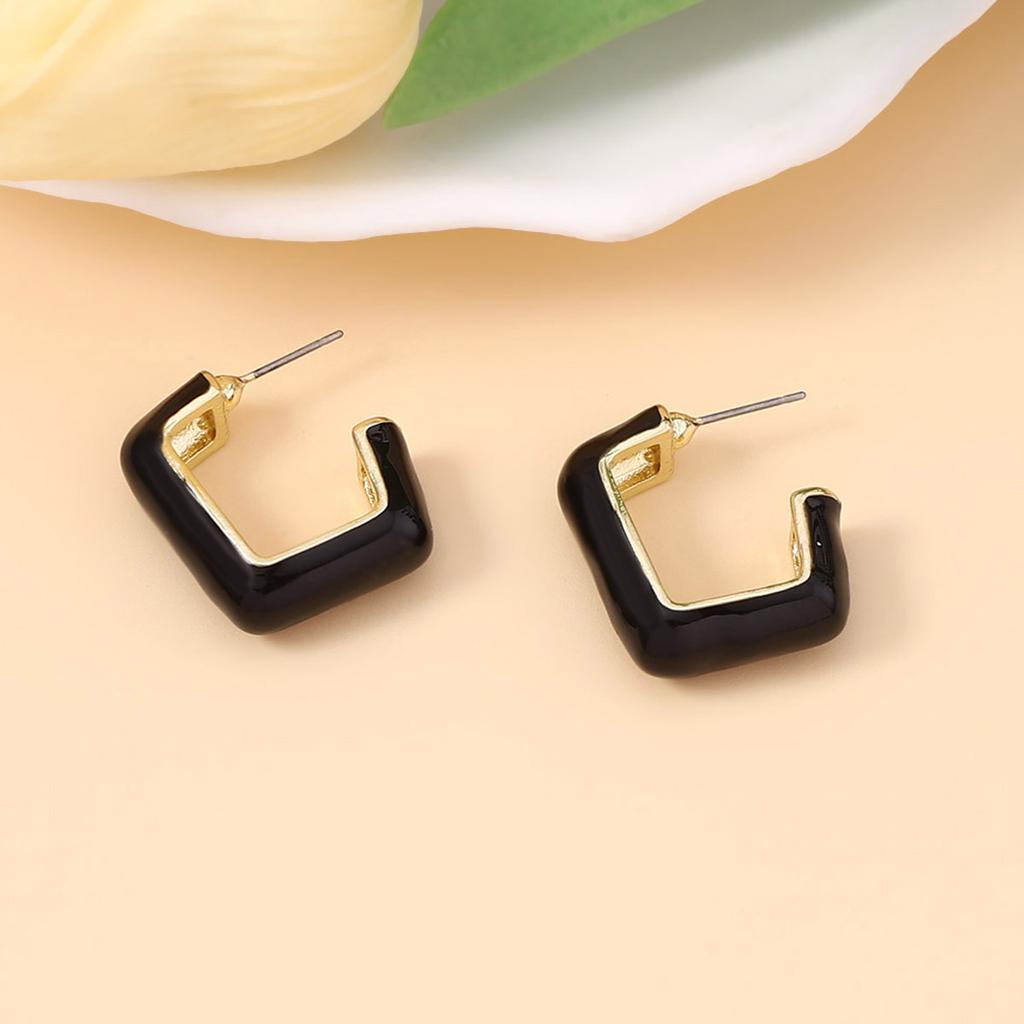 Hong Kong style retro geometric double C fashion circle square minimalist stud earrings, simple and versatile temperament girls earrings