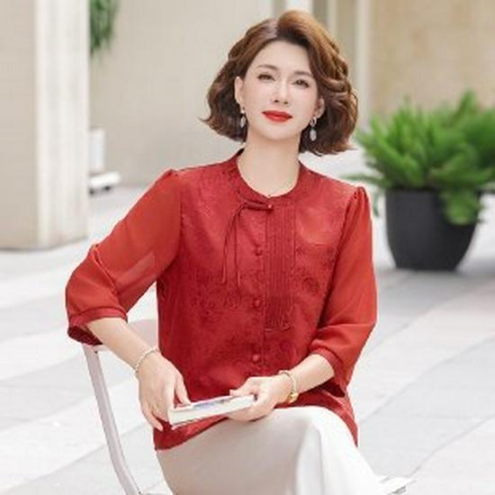 

2026 Spring/Summer Fashionable Shirt for Stylish Middle-Aged & Elderly Women – Age-Reducing, Lightweight T-Shirt 4XL красный