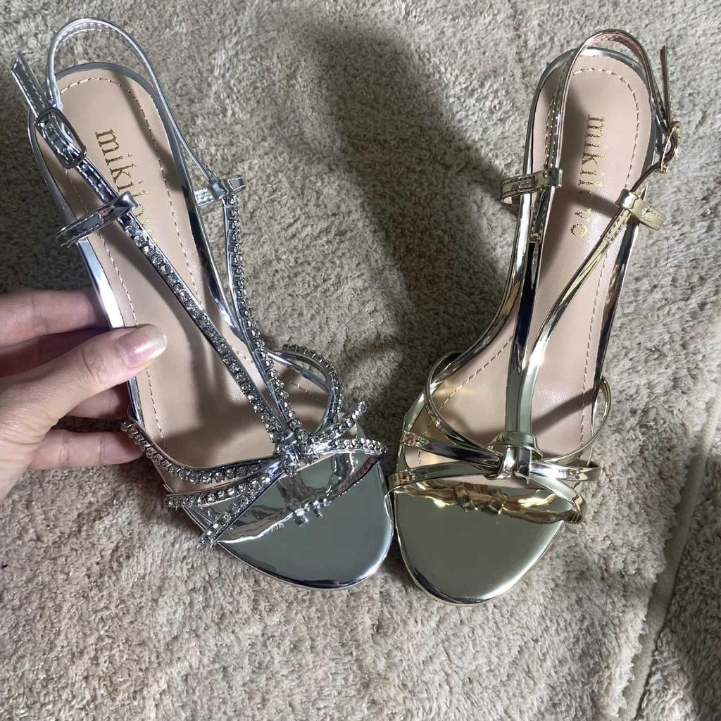 Vară 2025 sandale noi cu vârf rotund, strasuri, toc înalt stiletto, pantofi de damă sexy argintii, franțuzești, cu degete descoperite