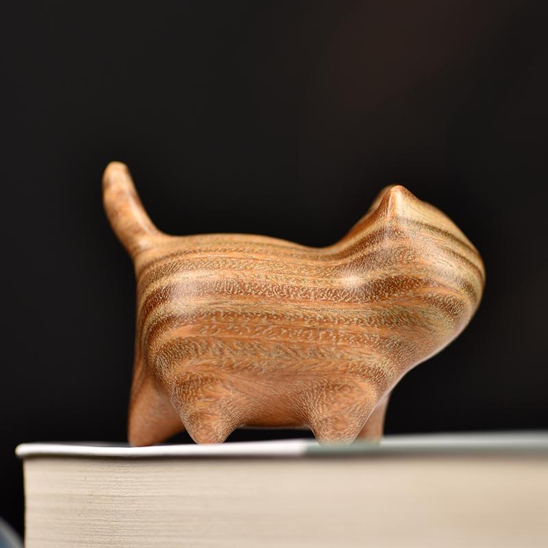 

Xuantong Sandalwood Ceramic Cat Qixi Festival Ornament - Creative Gift for Girls