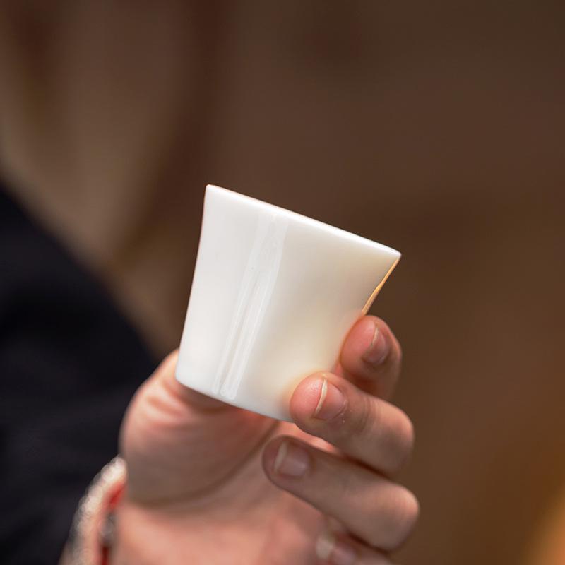 Mutton Fat White Porcelain Kung Fu Tea Cup: Ceramic Tasting Cup for Tea or Wine