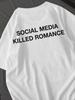 Übergroßes T-Shirt mit Aufdruck "Social Media Killed Romance"
