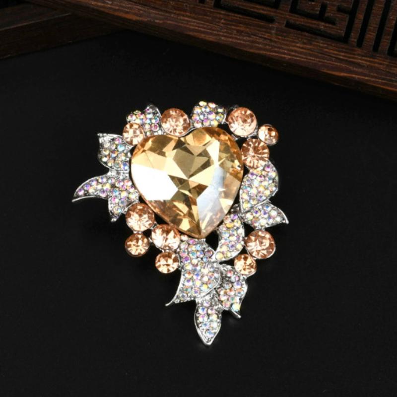 Exaggerated Luxury Full Crystal Heart Brooch Pin For Women Men Fashion Exquisite Rhinestone Badges Jewelry Accessories Gifts