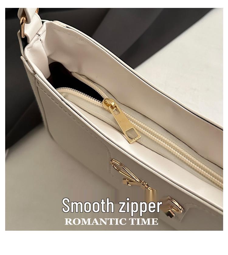 2025 Spring French Niche Retro Hong Kong-Style High-End Texture Women's Versatile Shoulder Bag