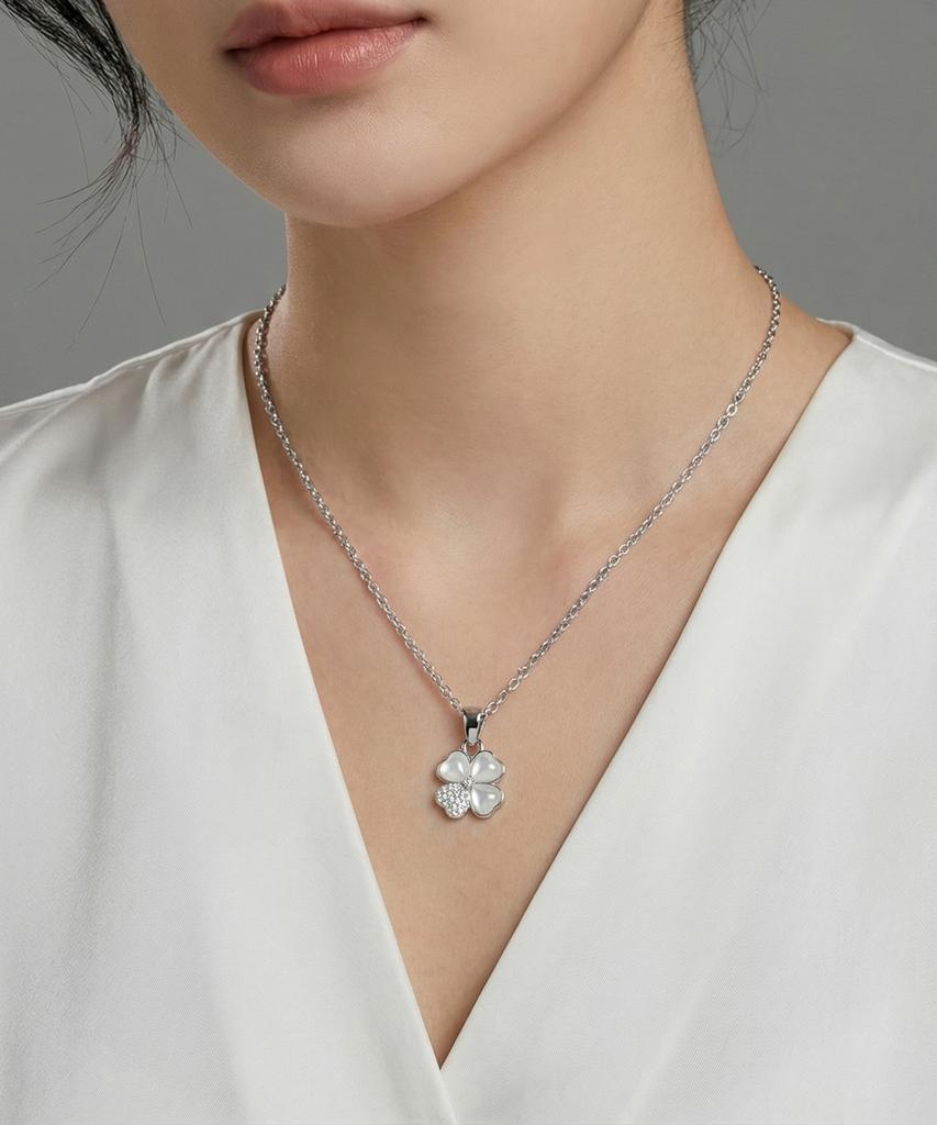 Julius1 Mother-Of-Pearl Four-Leaf Clover Women'S Chain Necklace Jsb-517