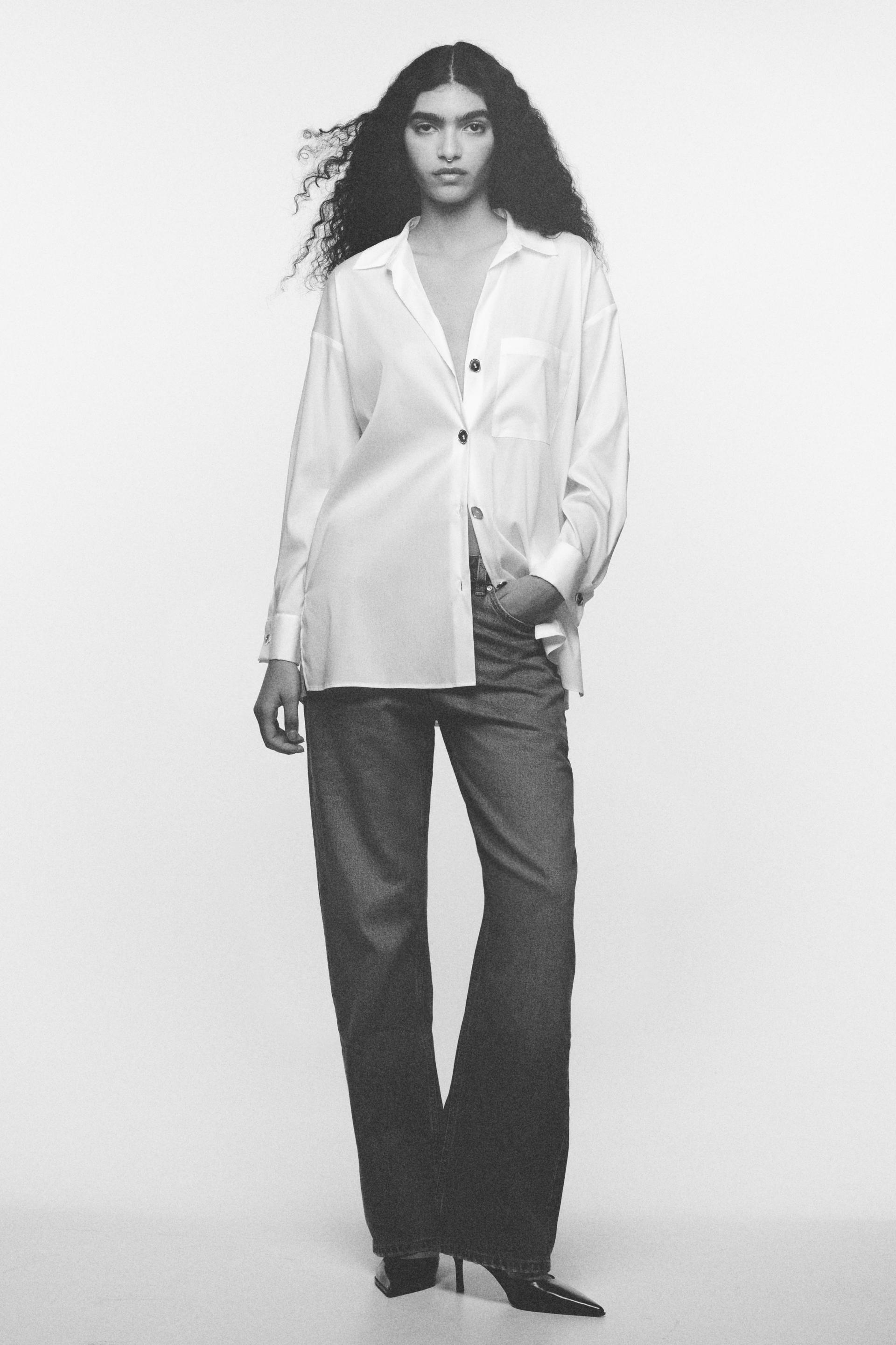 

БЛУЗКА ОВЕРСАЙЗ С ЗОЛОТЫМИ ПУГОВИЦАМИ