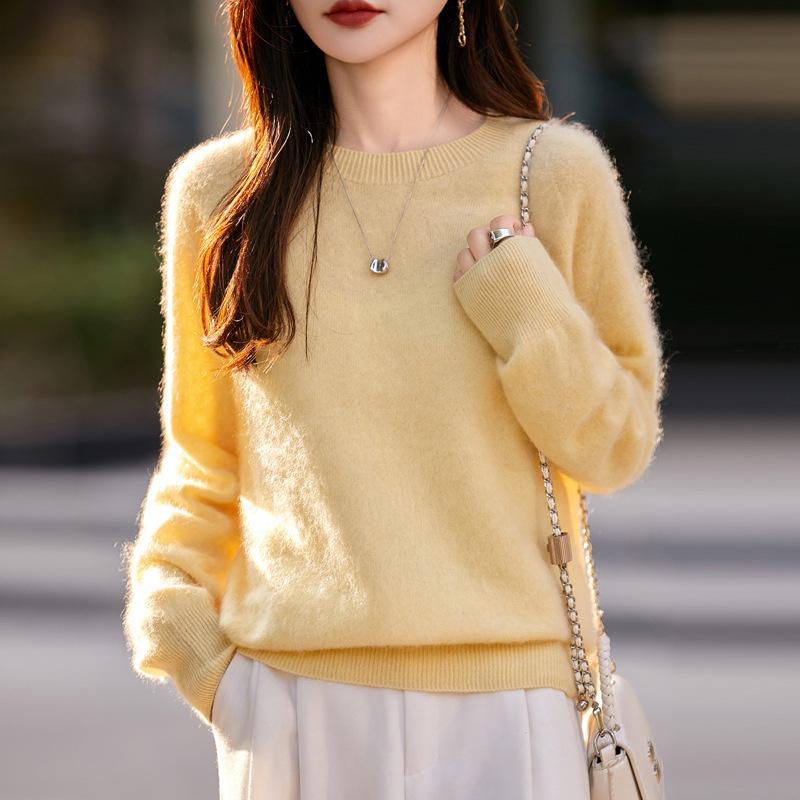 Women's Seamless Cashmere Wool Blend Crew Neck Sweater - Brushed Knit One-Piece Base Layer for Fall/Winter