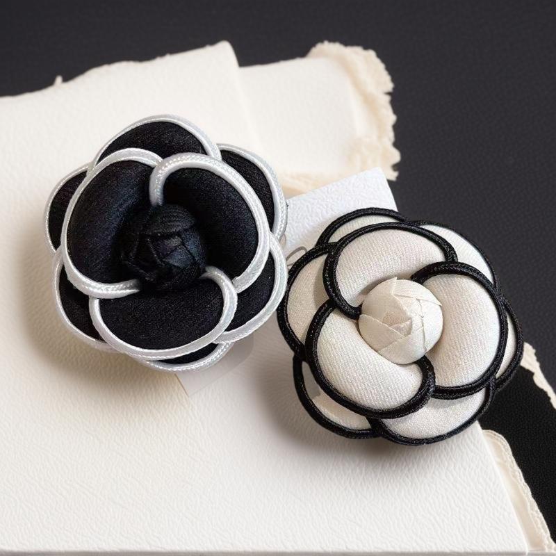 Black White Fabric Camellia Flower Brooches For Woman Men Mourning Brooch Pins Dress Shirt Fashion Accessories