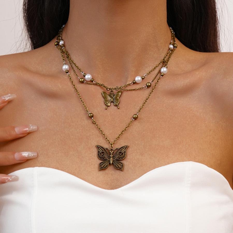 Two-piece Set of Old Imitation Pearl Butterfly Multi-layer Stacked Collarbone Chain Fashion Necklace