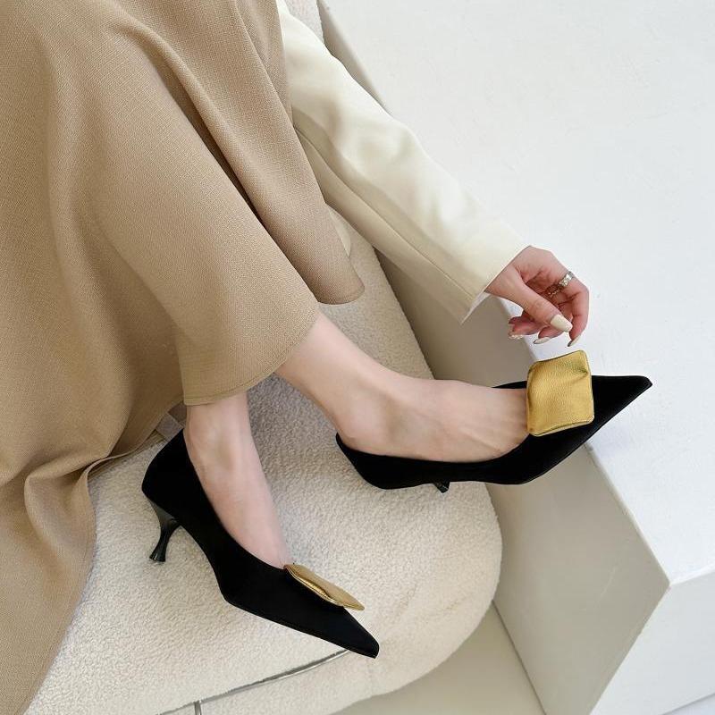 2025 neu guter Temperament Tochter Stil spitze hohe Absätze Damen dünne Absätze Frühling dünne schwarze einzelne Schuhe Damen