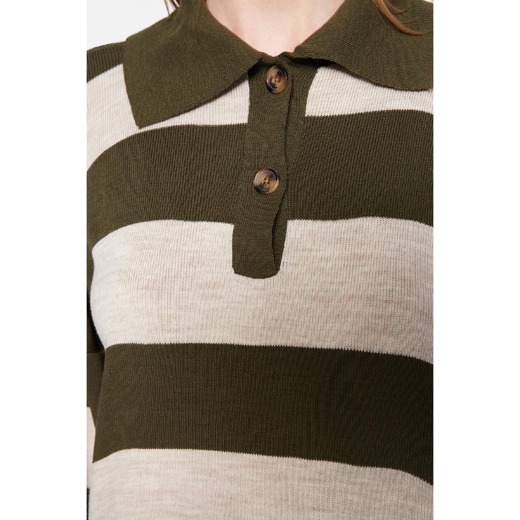 Schwarz gestreifter Strickpullover mit Rollkragen Tctaw23kz00039