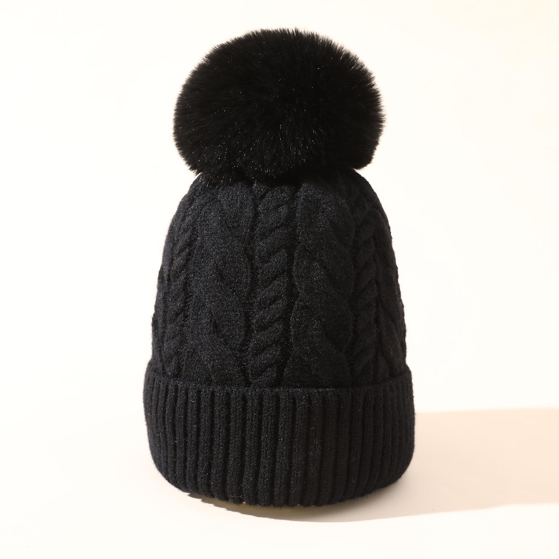 

Новая женская вязаная шапка на осень и зиму, теплая и универсальная, милая с меховым помпоном, утолщенная шерстяная шапка с плюшевой подкладкой One Size