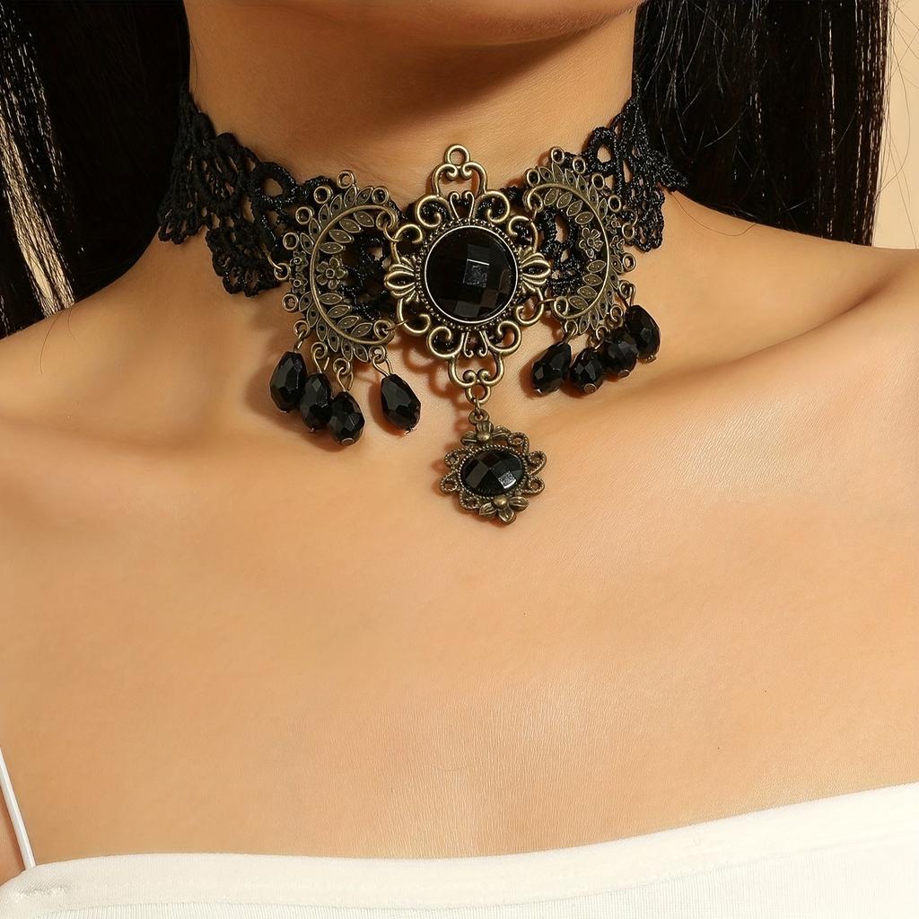 Black necklace, lace collarbone pendant, luxurious luxury necklace, hollowed out tassels, Gothic style