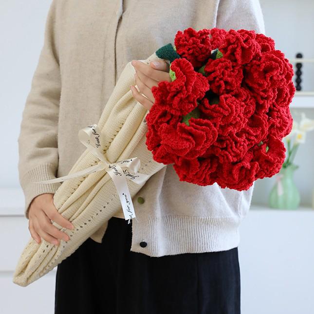 Hand-knitted Rose Bouquet Flower Blanket for Office Naps