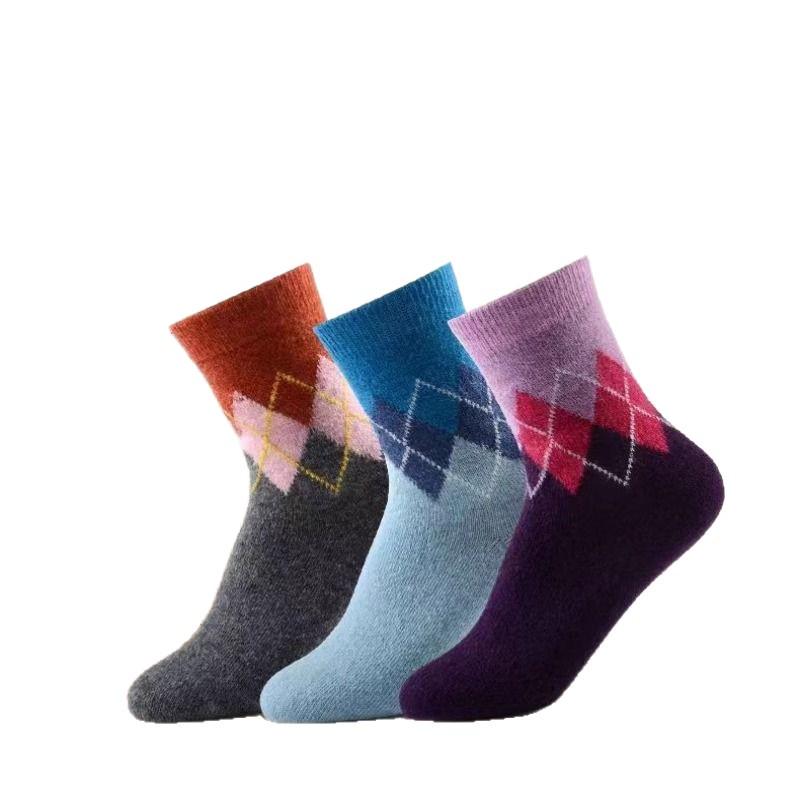 Langsha Women's Thickened Mid-Calf Rabbit Wool Plaid Socks for Autumn and Winter.