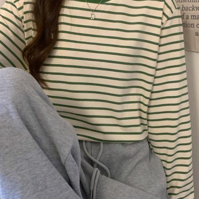 This Thin, Round-neck, Loose, Slimming, Versatile Long-sleeved T-shirt Is A Fashionable Striped Base Layer for Women in Autumn and Winter