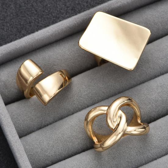 3Pcs Minimalist Cross Knot Ring Set Textured Chunky Stackable Rings for Women Modern Statement Jewelry Elegant Gift for Parties Daily Wear.