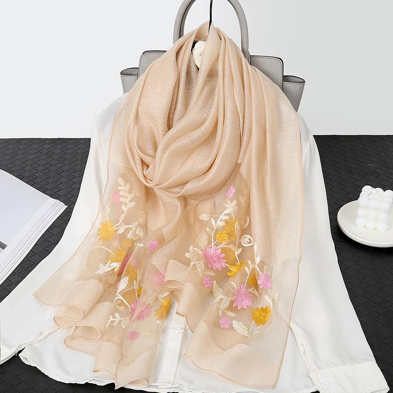 Eleganter Schal aus Seidenmischung mit Blumenstickereien – Atmungsaktives, sonnenschützendes und vielseitiges Tuch für stilvolle Wärme