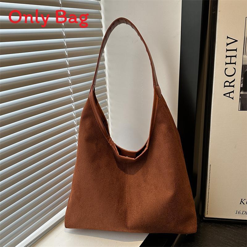 Street Style Large Tote Bag For Women With Soft Structure And Magnetic Flap Closure For Everyday Carry