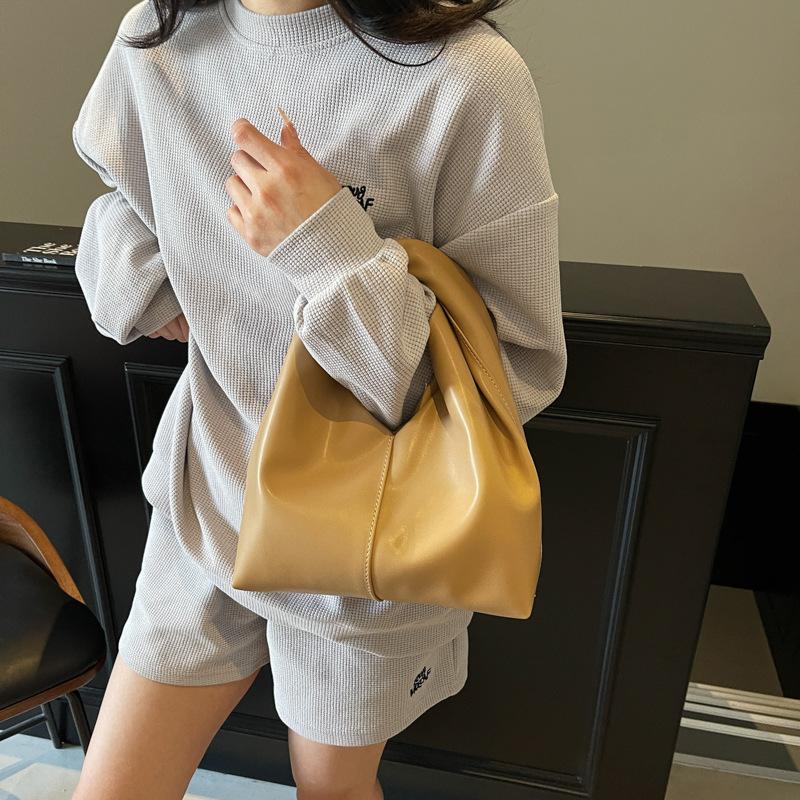 Lazy Wind Casual Cloud Bag Commuter Wind Women's Bag 2025 Spring and Summer New Trend Personalized Simple Handbag Women