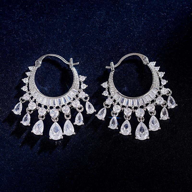 

2026 European and American Luxury and Atmospheric Sparkling Diamond Circle Tassel Earrings, Fashionable Zircon and Accessories