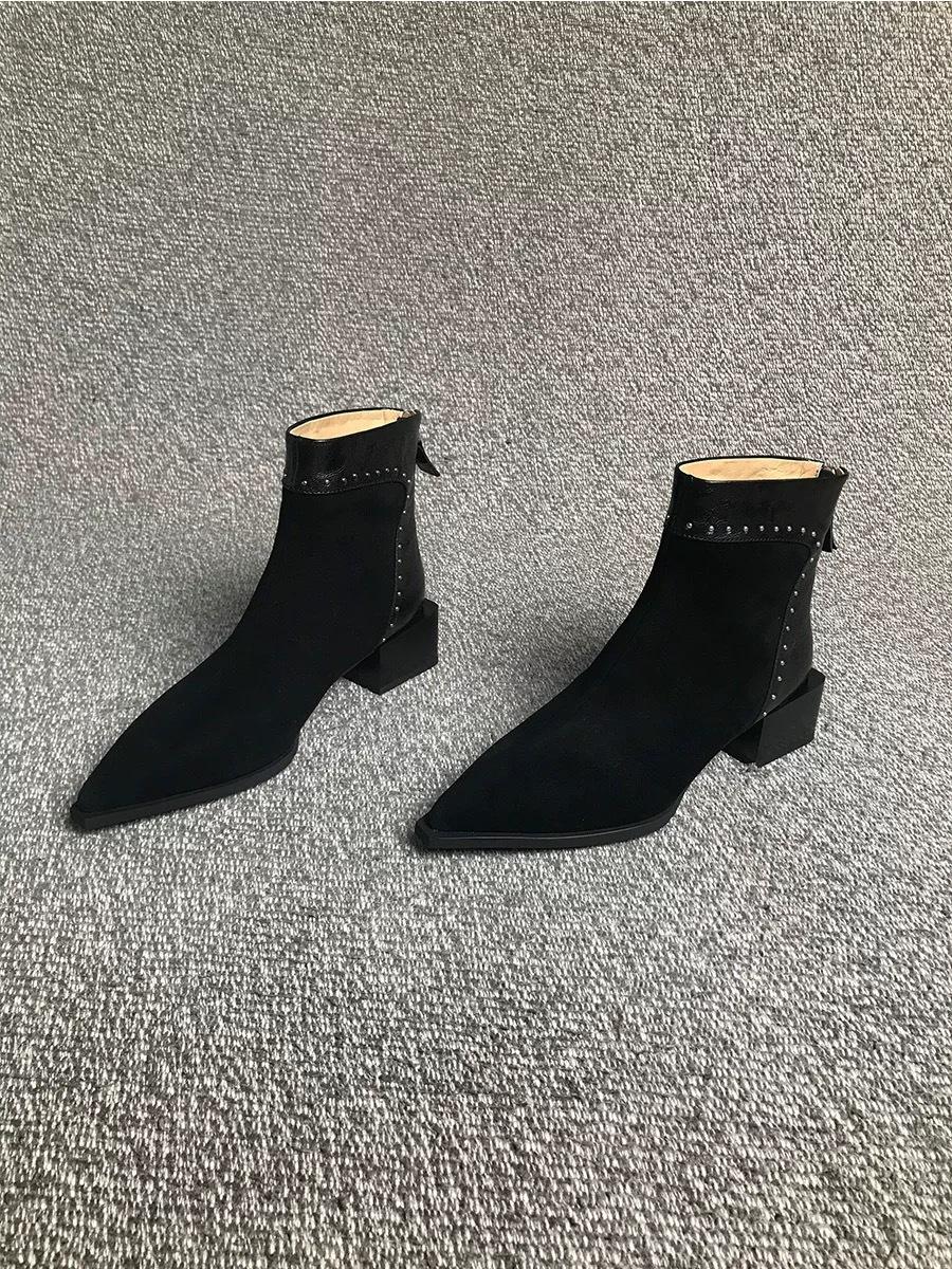 

French women s boots retro pointed thick heel Maillard Martin boots 2025 autumn and winter new versatile temperament short boots 40 чёрный