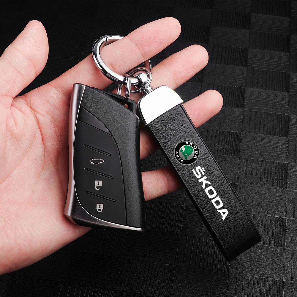 WOHE7 Car Logo Keychain Key Ring Chain Pendant Gifts For Skoda Octavia Kodiaq Fabia Karoq Superb Rapid Felicia RS Hubcap Accessories
