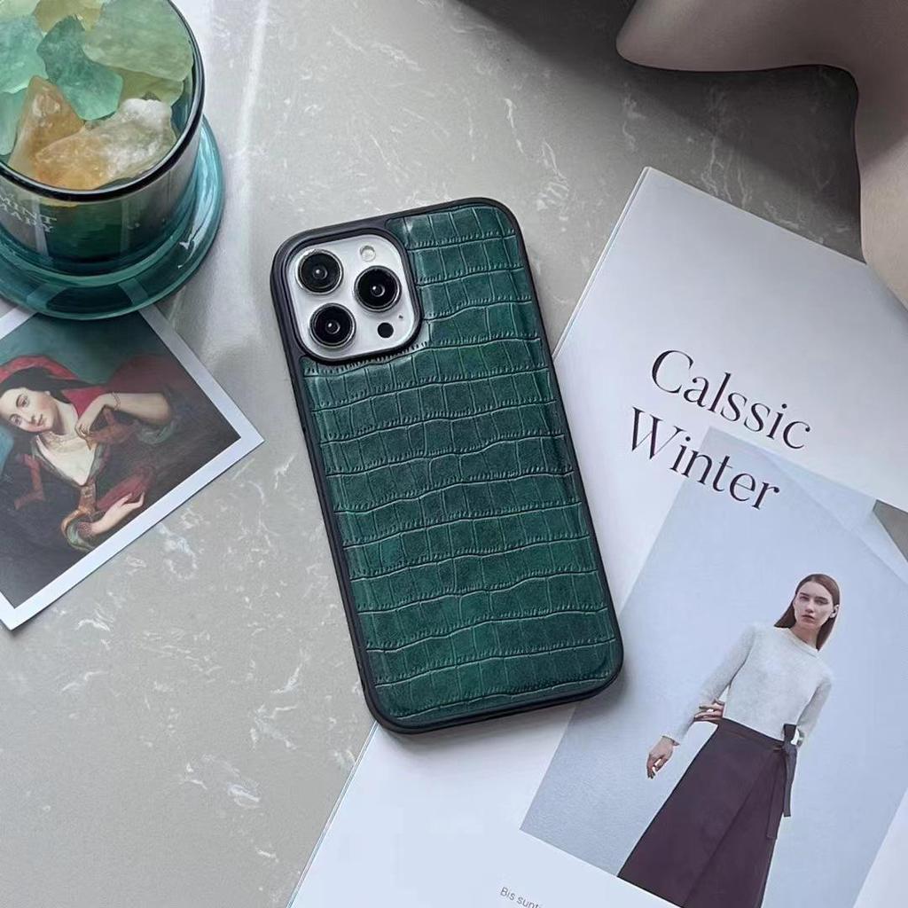 Luxurious Crocodile Pattern Leather Case for iPhone 13/14 ProMax (16/17) - Full Coverage